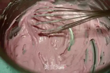 Make Two-heart frozen cheesecakes step 2