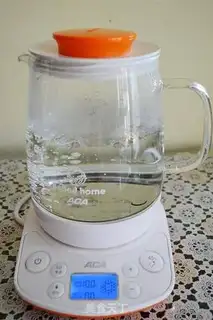 Make Rose milk tea step 2