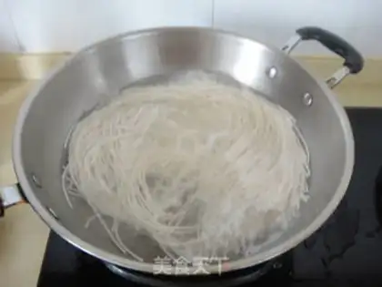 Make Pickle sauce and noodles step 3