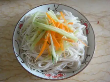 Make Pickle sauce and noodles step 4
