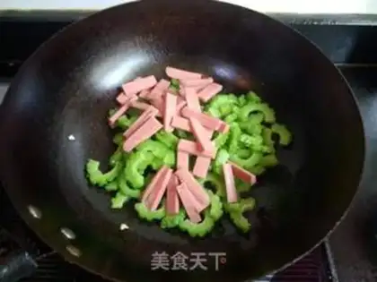 Make Ham sausage and bitter melon step 4