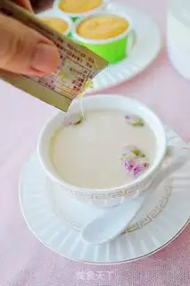 Make Rose milk tea step 8