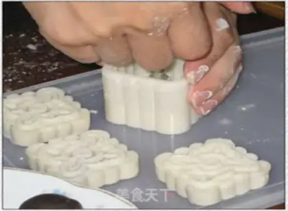 Make Ice mooncake step 12