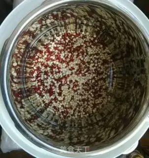 Make Soybeans soup step 1