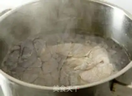 Make Garlic white chicken step 1