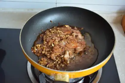 Make Japanese pictures burn chicken legs step 11