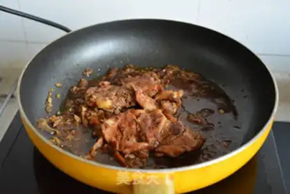 Make Japanese pictures burn chicken legs step 12
