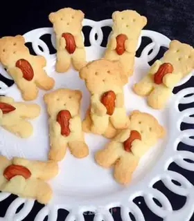 Make Bear almonds step 11
