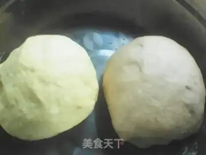 Make Double-coloured buns step 4