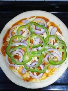Make Shrimp bacon pizza step 2