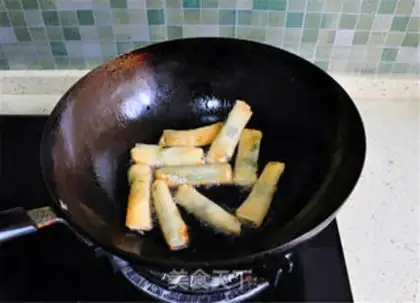 Make Halloween plates step 2