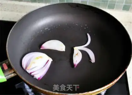 Make Halloween plates step 4
