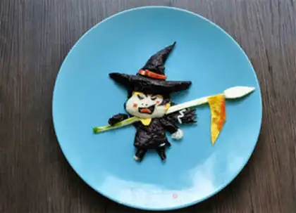 Make Halloween plates step 9