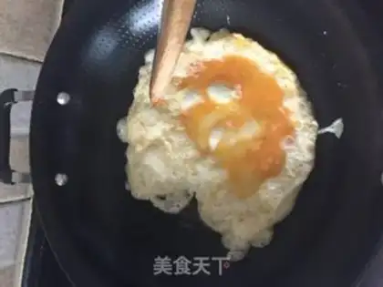 Make Tomato fried eggs step 3