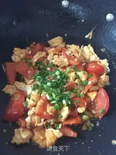 Make Tomato fried eggs step 6