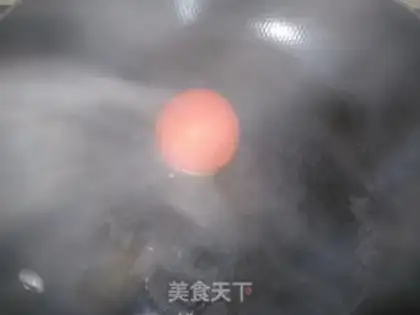Make Tomatoe with a mustache step 1