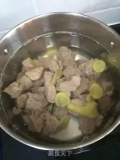 Make Pork chops, cucumber soup step 3