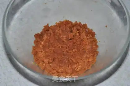 Make Bear squeezes bread step 3