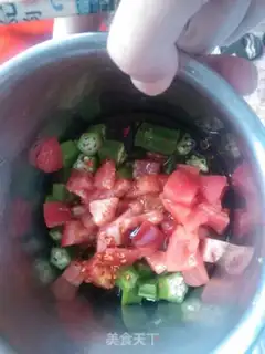 Make Tomatoe with a mustache step 6