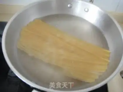 Make Tomato noodles step 2