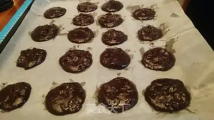 Make Big chocolate cookies step 9