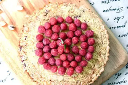 Make Berry nut pie step 9