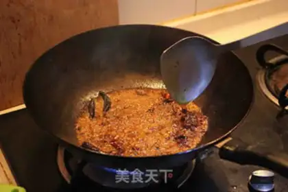 Make The base of the fire pot makes the dry pot step 2