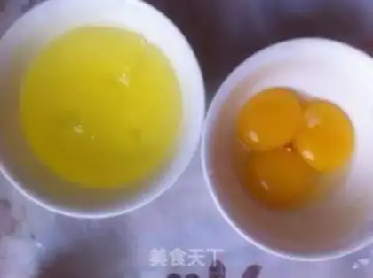 Make Sweet breakfast egg rolls step 2