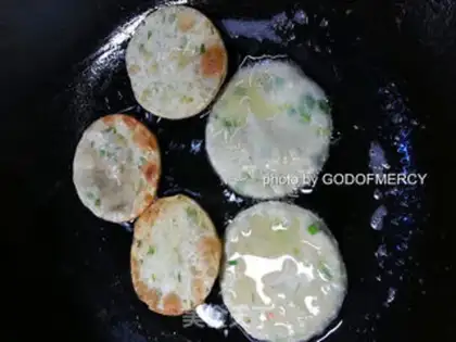 Make Fry onion pancakes step 13