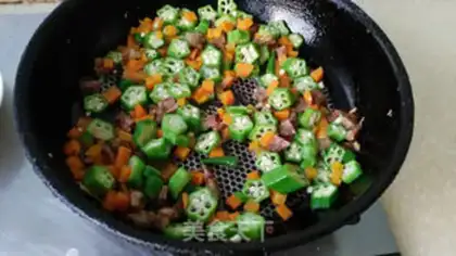 Make Autumn egg fried rice step 5