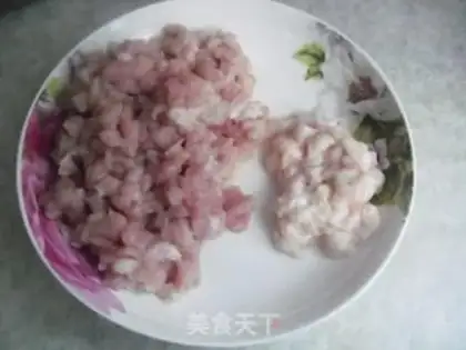 Make Frozen gravy meat buns step 1