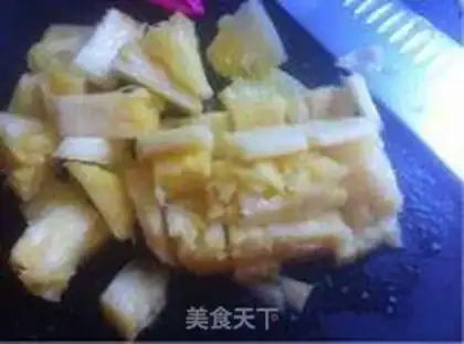 Make pineapple shrimp ball step 1
