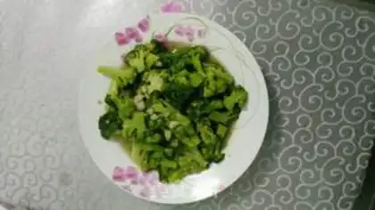Make Garlic broccoli step 5