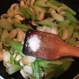 Make The Celery Lily step 4