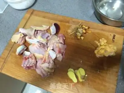 Make The medicine chicken soup step 0
