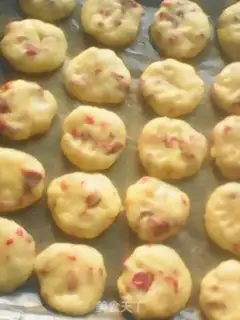 Make Rose cookies step 4