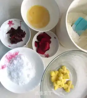 Make Rose cookies step 0