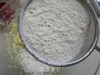 Make Rose cookies step 3