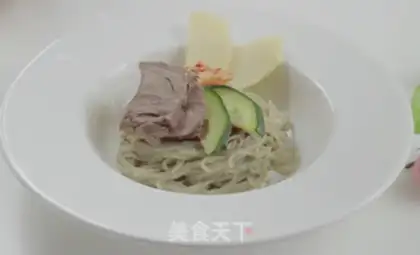 Make The Korean blending of noodles step 4