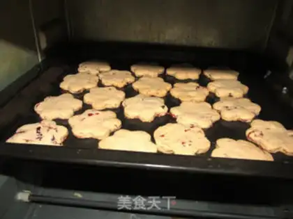 Make Rose cookies step 12