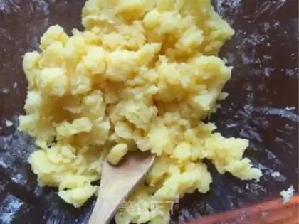 Make Hong Kong milk moon cake step 1