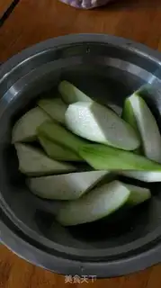 Make Meatball silk melon soup step 3