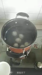 Make Meatball silk melon soup step 4