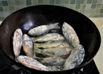 Make Live fish pot sticker step 5