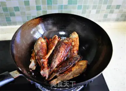 Make Live fish pot sticker step 7