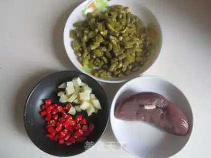 Make Sour bean horns for hip flowers step 5
