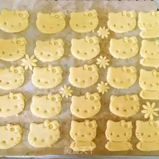 Make Katie Cat Chocolate Biscuit step 12