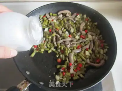Make Sour bean horns for hip flowers step 12