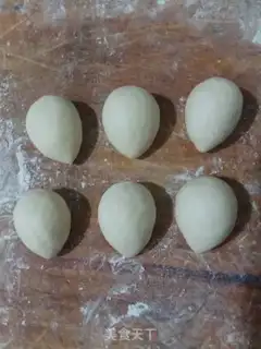 Make Pumpkin buns step 4