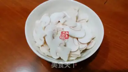 Make Fresh mushrooms step 1